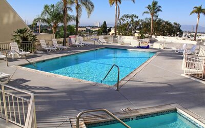 LA Crystal Hotel - Los Angeles Area