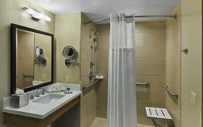 DoubleTree by Hilton San Pedro - Port of Los Angeles
