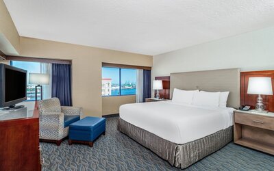 Crowne Plaza Los Angeles Harbor Hotel by IHG