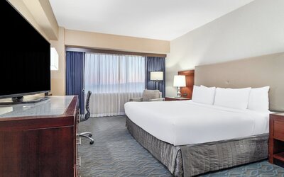 Crowne Plaza Los Angeles Harbor Hotel by IHG