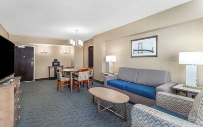 Crowne Plaza Los Angeles Harbor Hotel by IHG