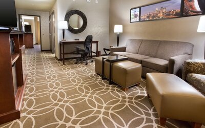 Drury Inn & Suites Louisville North