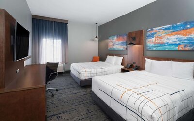 La Quinta Inn & Suites by Wyndham Louisville NE/Old Henry Rd