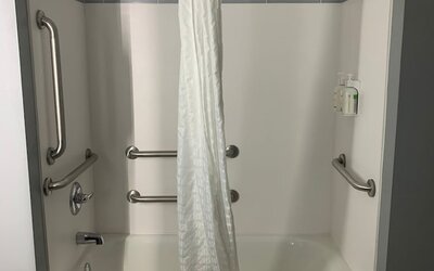 La Quinta Inn & Suites by Wyndham Louisville NE/Old Henry Rd