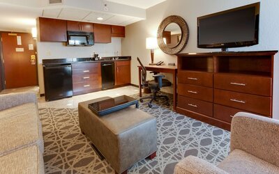Drury Inn & Suites Louisville East
