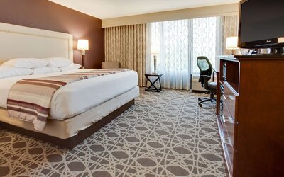 Drury Inn & Suites Louisville East