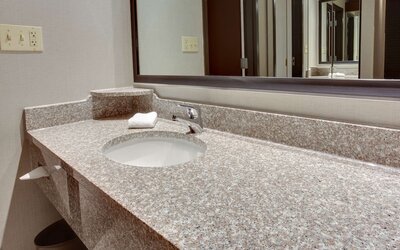 Drury Inn & Suites Louisville East