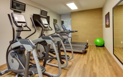 Drury Inn & Suites Louisville East