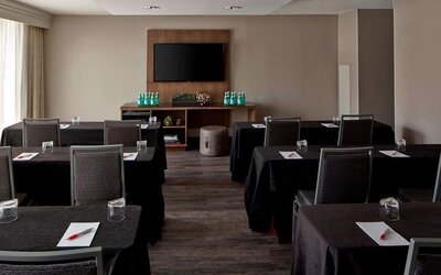 Conference room at Sonesta Nashville Airport.