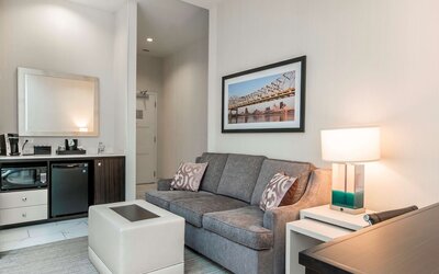 Embassy Suites Louisville Downtown