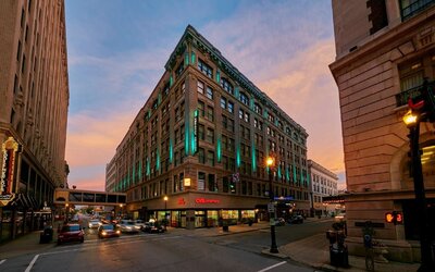 Embassy Suites Louisville Downtown