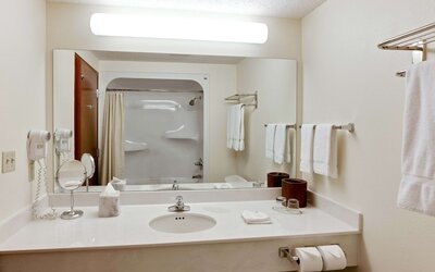 Hawthorn Suites by Wyndham Louisville East