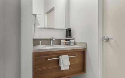 Courtyard by Marriott Louisville Airport