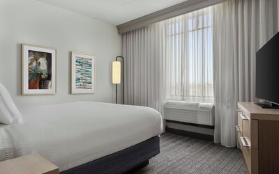 Courtyard by Marriott Louisville Airport