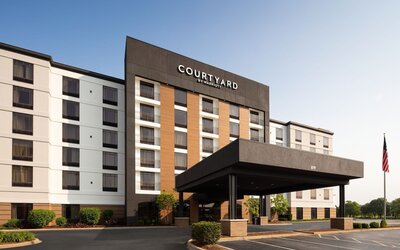 Courtyard by Marriott Louisville Airport