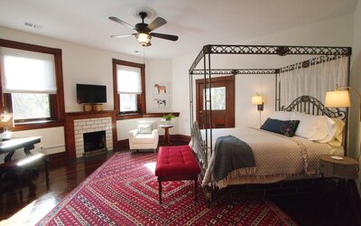 Louisville Bourbon Inn
