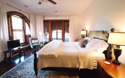 Louisville Bourbon Inn