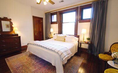 Louisville Bourbon Inn