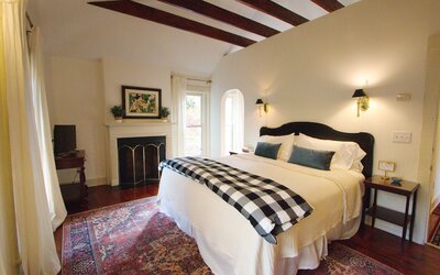 Louisville Bourbon Inn