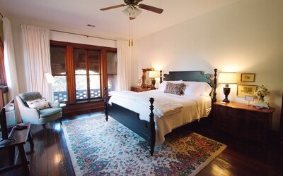 Louisville Bourbon Inn