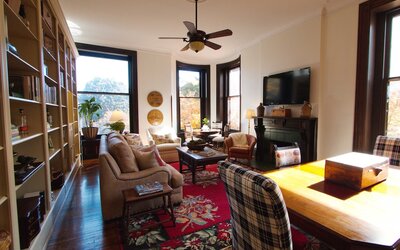 Louisville Bourbon Inn