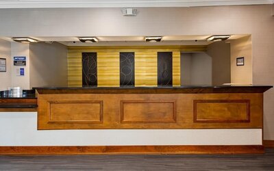 Cottonwood Airport & Expo Hotel Louisville