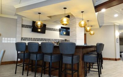 Cottonwood Airport & Expo Hotel Louisville