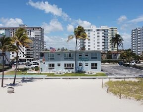 Hotel with beach access at Shore View Hotel.