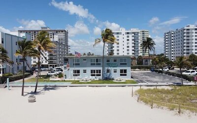 Hotel with beach access at Shore View Hotel.