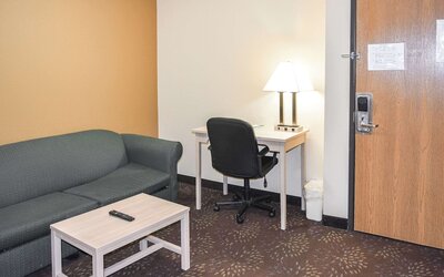 Quality Inn & Suites Brooks Louisville South