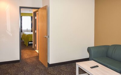 Quality Inn & Suites Brooks Louisville South