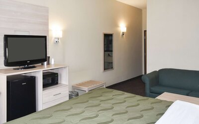 Quality Inn & Suites Brooks Louisville South