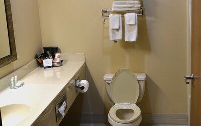 Quality Inn & Suites Brooks Louisville South