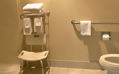 Quality Inn & Suites Brooks Louisville South