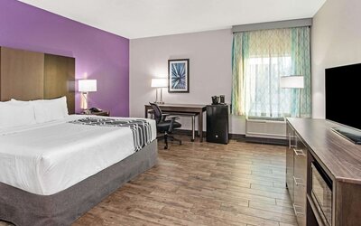 La Quinta Inn & Suites by Wyndham Lubbock South