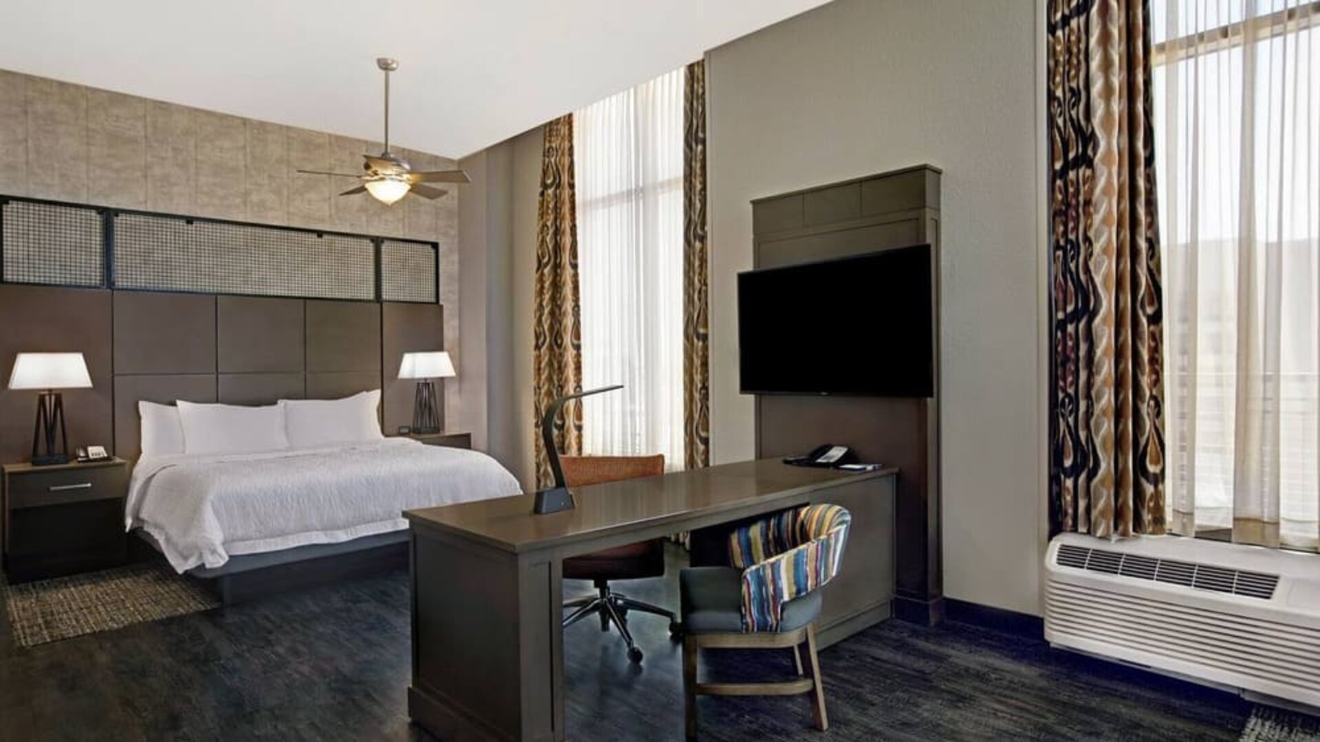 Day use room with TV at Hampton Inn & Suites Austin @ The UniversityCapitol.