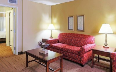 MCM Eleganté Hotel & Suites