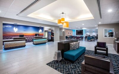 La Quinta Inn & Suites by Wyndham Lubbock North