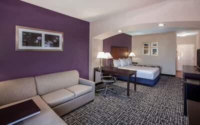 La Quinta Inn & Suites by Wyndham Lubbock North