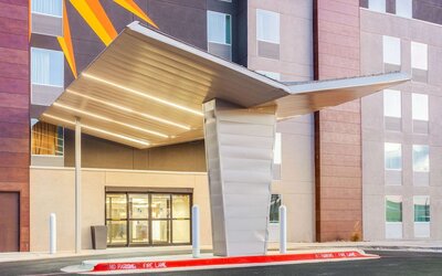 La Quinta Inn & Suites by Wyndham Lubbock West Medical Centr