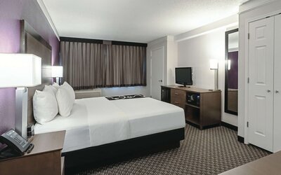 La Quinta Inn & Suites by Wyndham Lubbock West Medical Centr