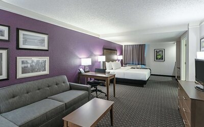 La Quinta Inn & Suites by Wyndham Lubbock West Medical Centr