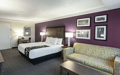 La Quinta Inn & Suites by Wyndham Lubbock West Medical Centr