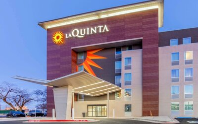 La Quinta Inn & Suites by Wyndham Lubbock West Medical Centr