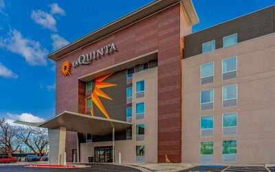 La Quinta Inn & Suites by Wyndham Lubbock West Medical Centr