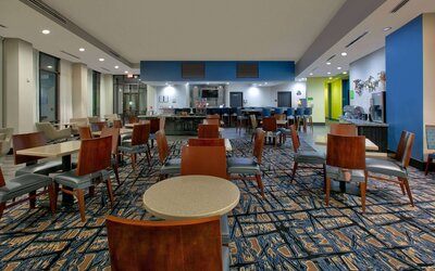 La Quinta Inn & Suites by Wyndham Lubbock Southwest