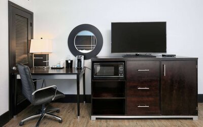 La Quinta Inn & Suites by Wyndham Lubbock Southwest