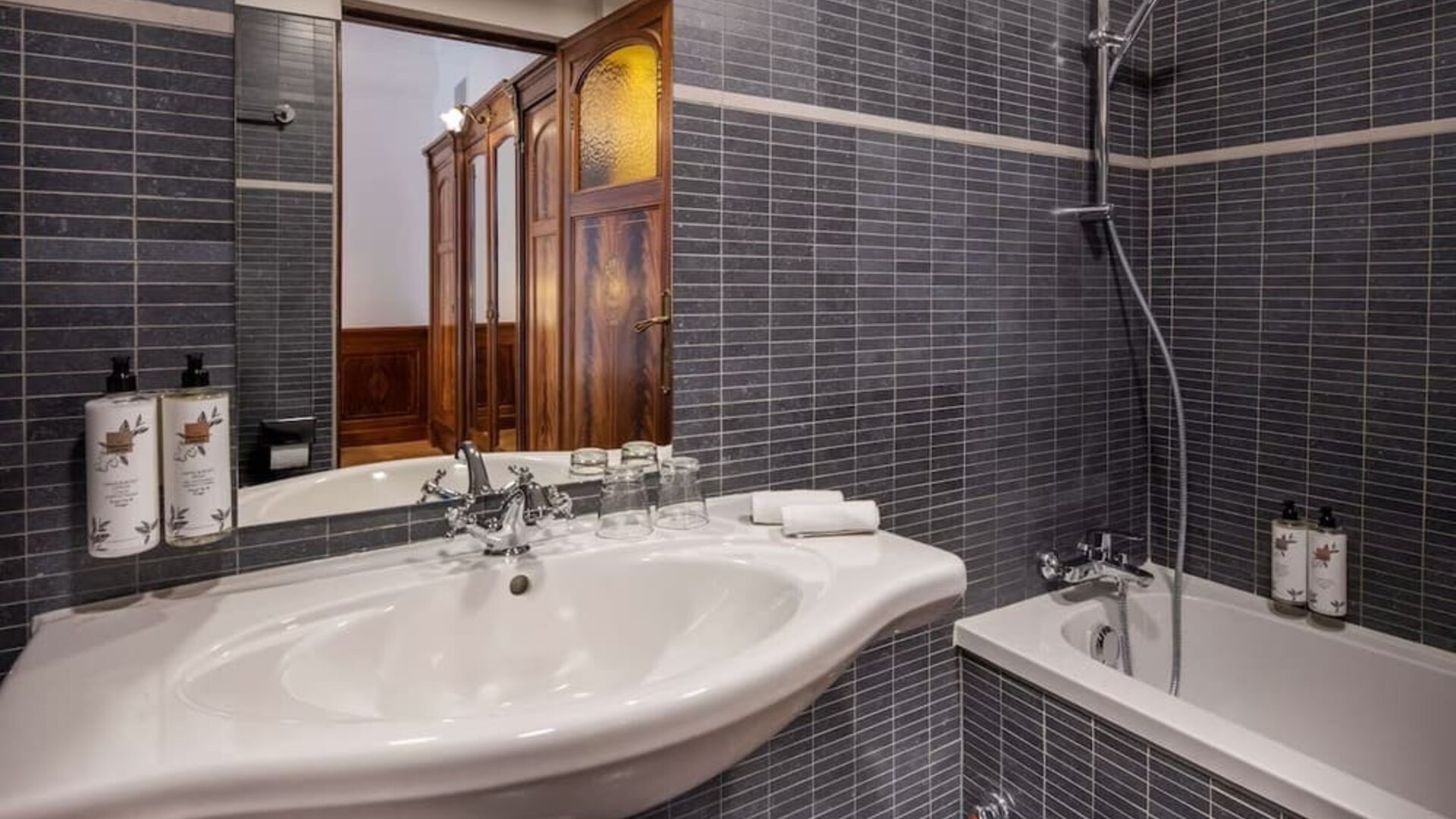 Guest bathroom at DoubleTree By Hilton Brussels City.