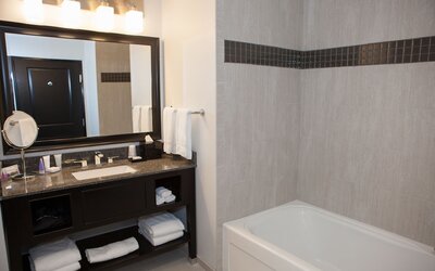 La Quinta Inn & Suites by Wyndham Lubbock Southwest