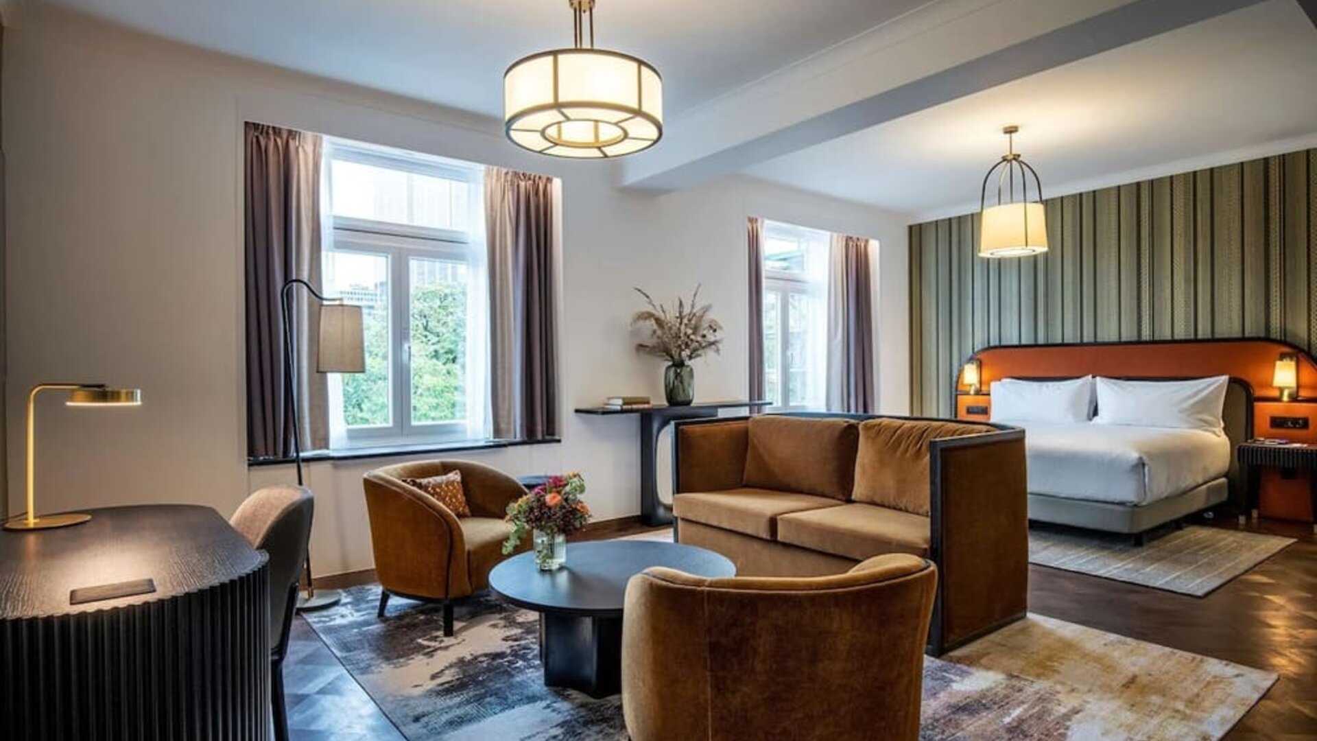 Spacious king suite at DoubleTree By Hilton Brussels City.